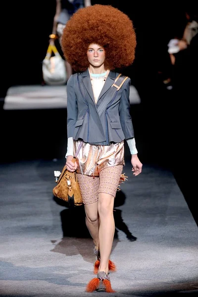 Look 48